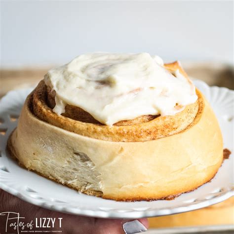 lulu's cinnamon roll|lulu's jumbo cinnamon roll.